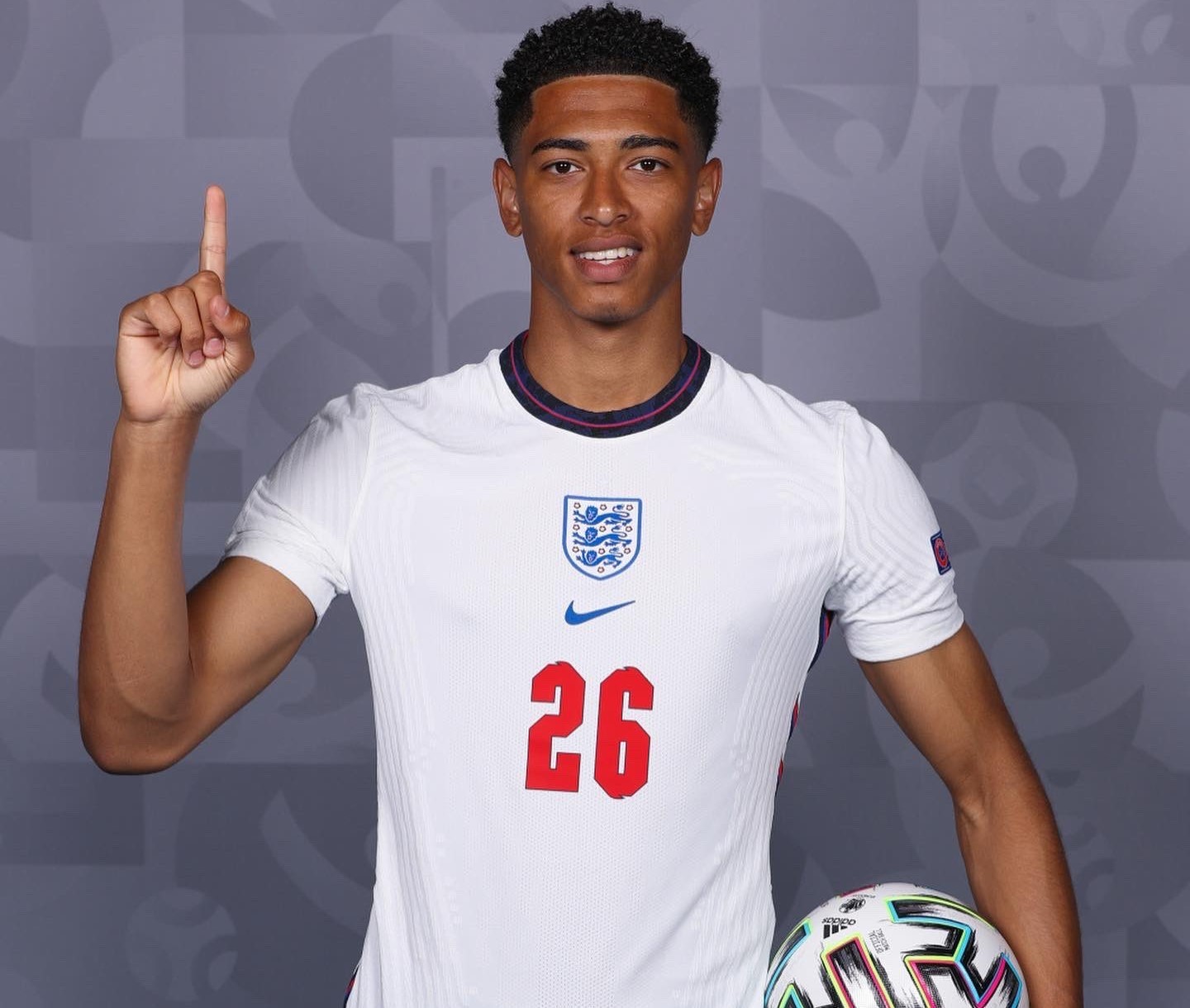 F1阿布扎比站：强势拿下一练第1+二练第1，诺里斯：不太满意