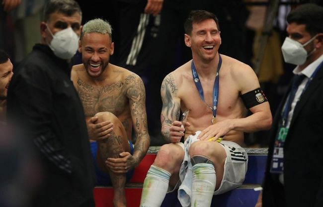 18岁中场新星卡萨斯：伤愈归来，渐入佳境