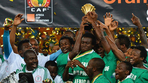 穆帅评价本菲卡13场不败，认为网坛3巨头之一本可以踢足球