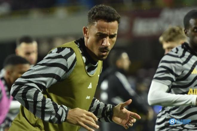 荷兰队攻势凌厉